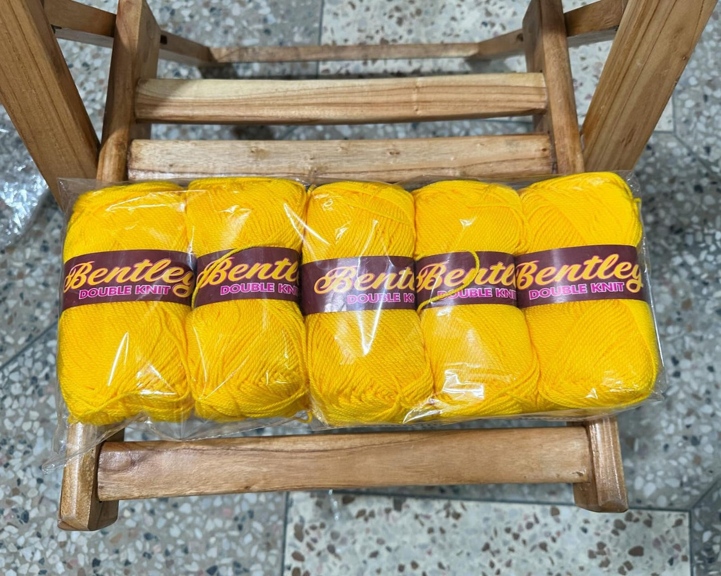 Bally/Bentley Acrylic Yarn balls 5x 4ply double knit