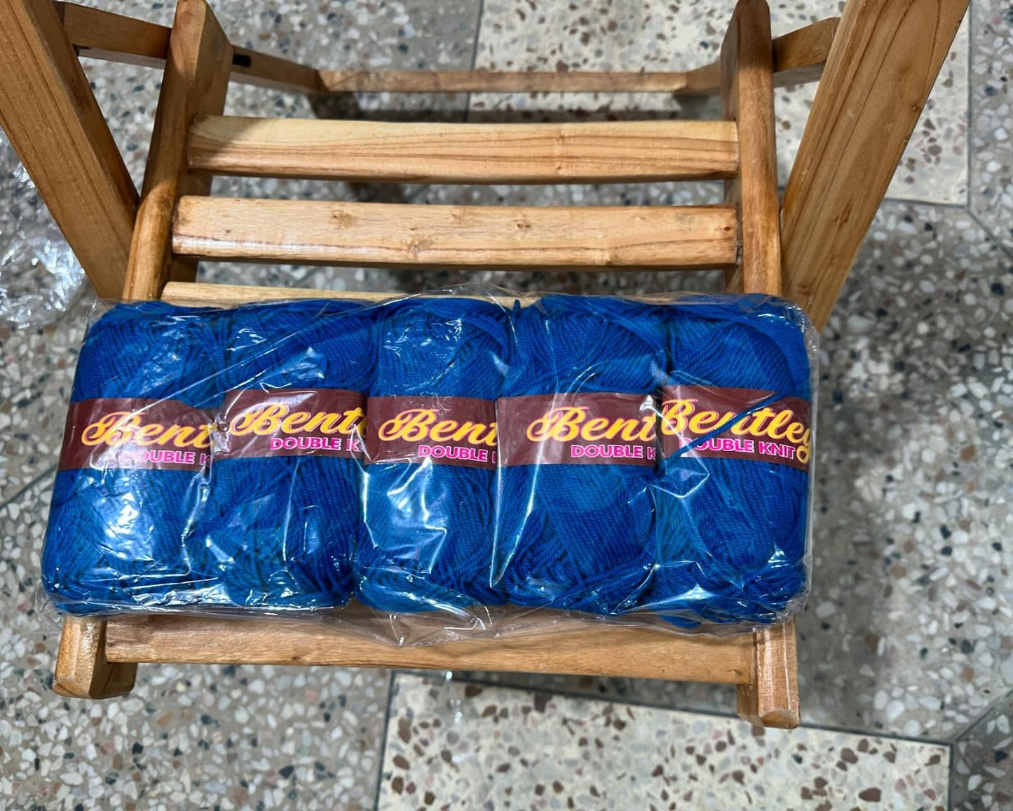 Bally/Bentley Acrylic Yarn balls 5x 4ply double knit