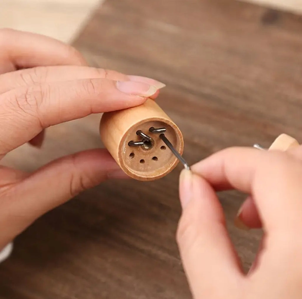 Felting Needle With Eight Needles Tool, Craft Felt Stitch Punch Tool With Solid Wood Handle Felting Eight Needles Tool