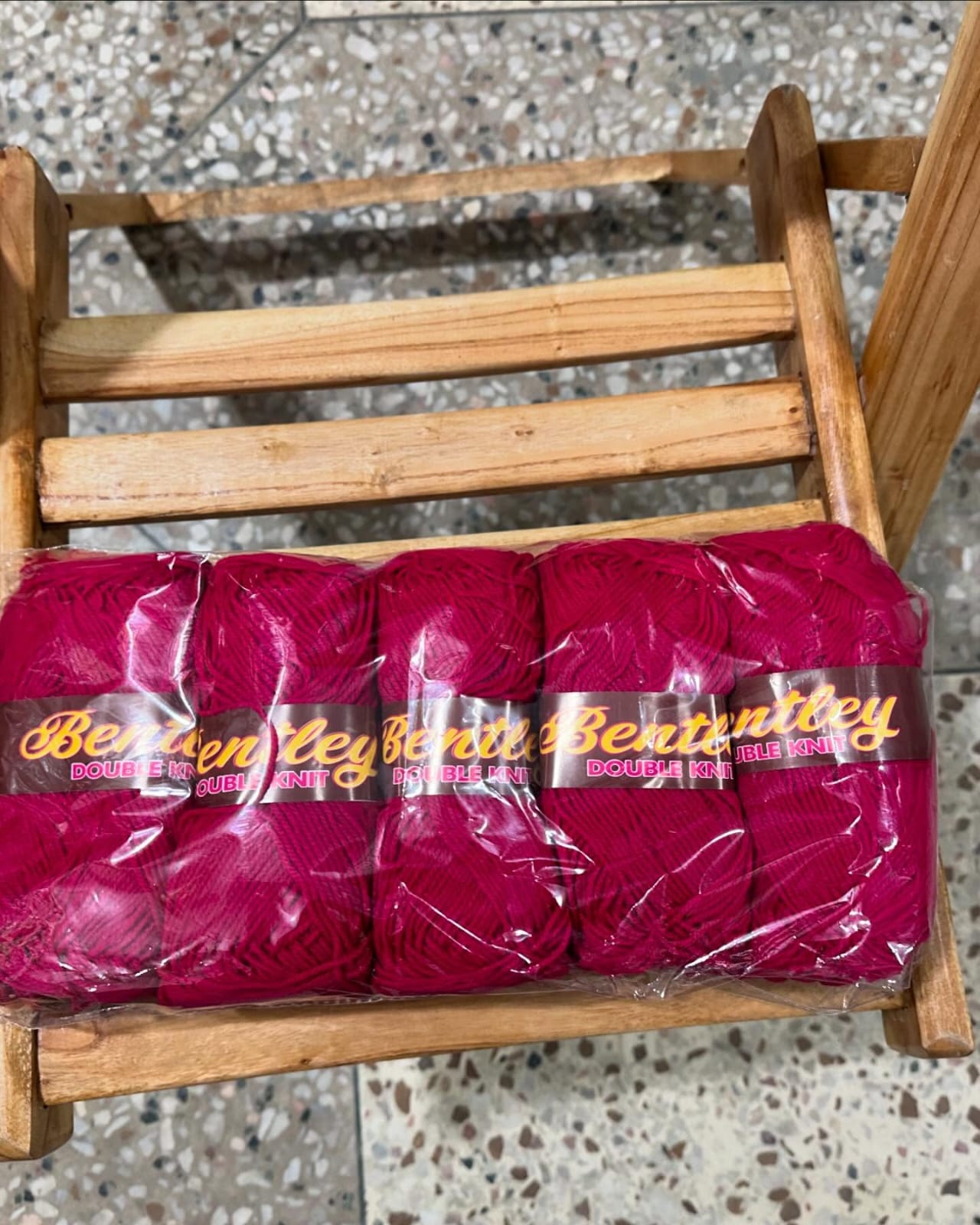 Bally/Bentley Acrylic Yarn balls 5x 4ply double knit