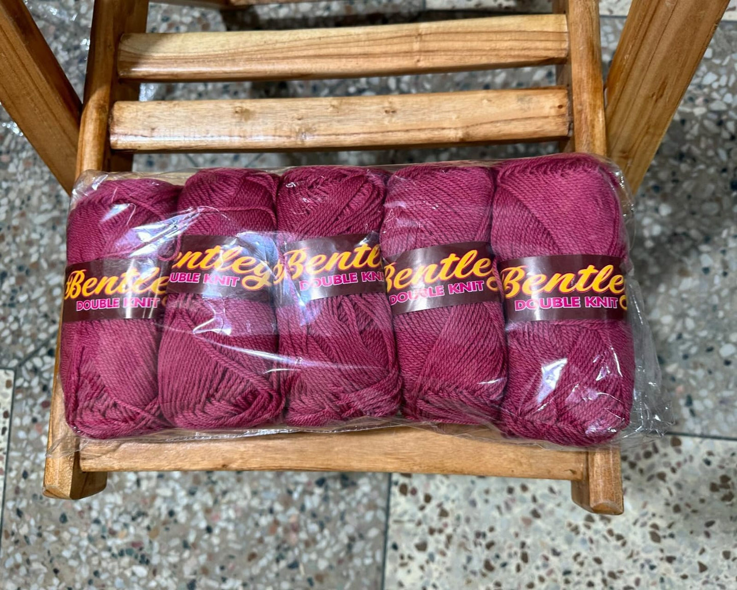 Bally/Bentley Acrylic Yarn balls 5x 4ply double knit