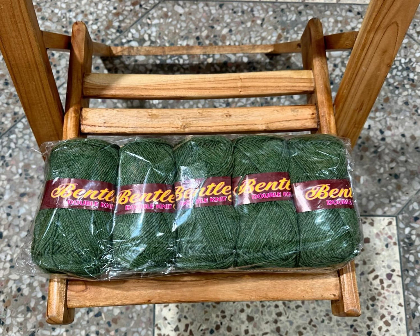 Bally/Bentley Acrylic Yarn balls 5x 4ply double knit