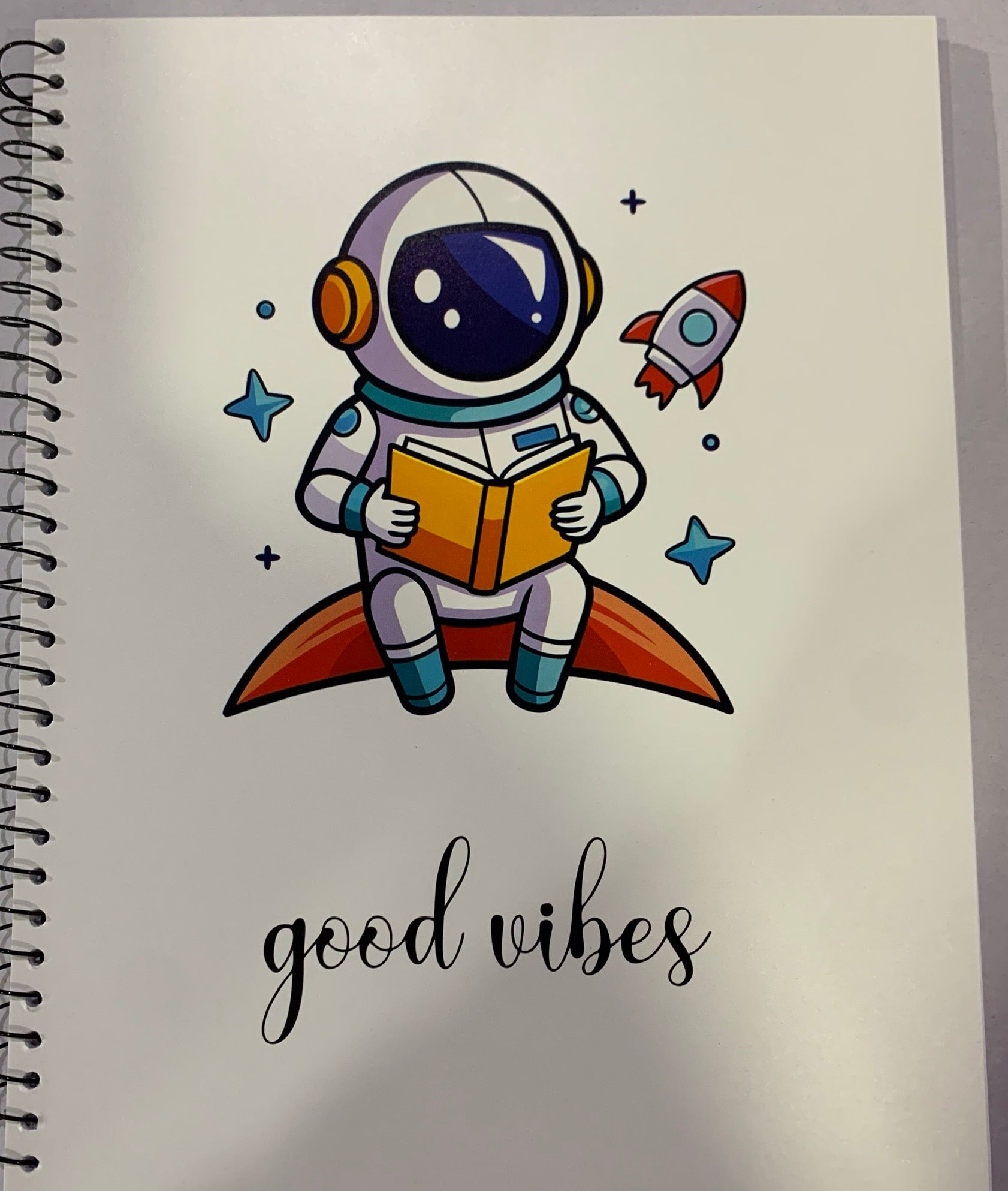 Campus chic (surfaces/subject)