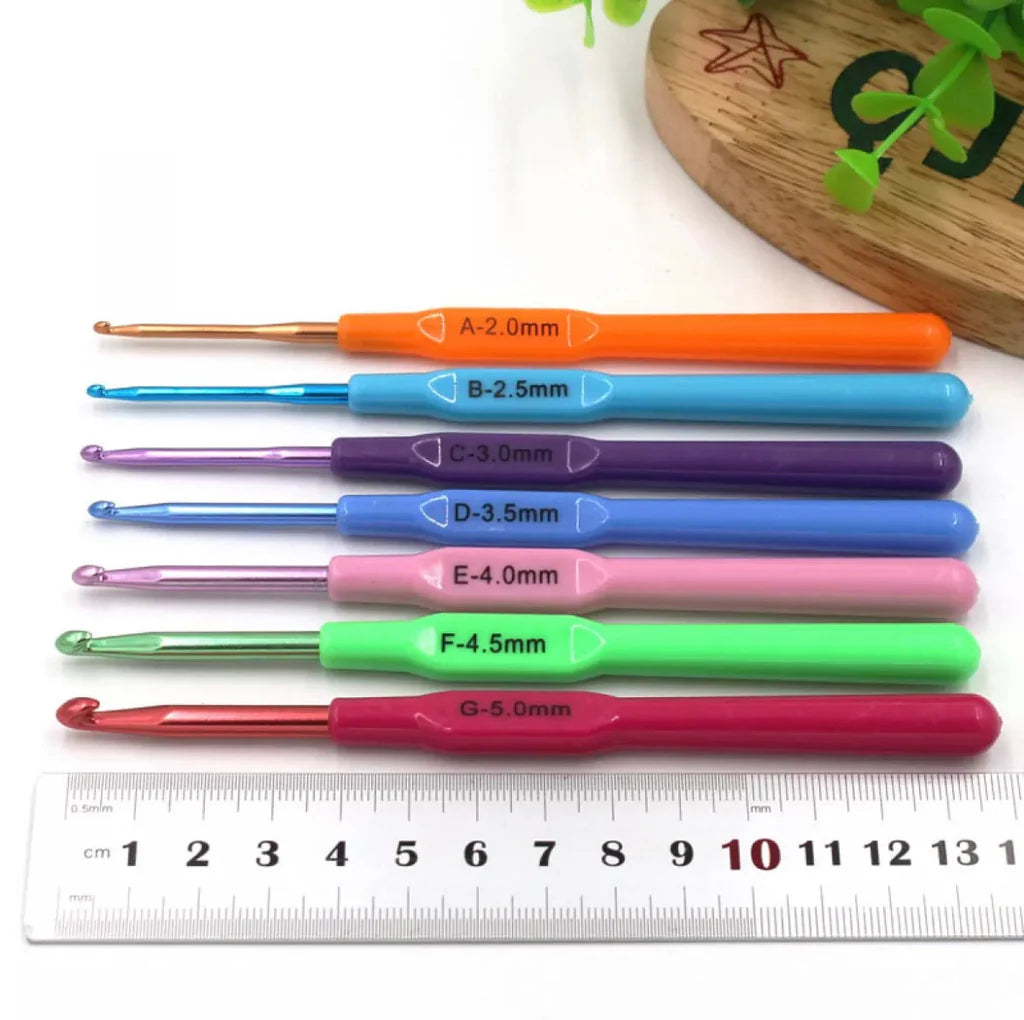 Imported Crochet Hook Set 2mm–5mm | Plastic Handle & Metal Tip | 6-Piece Set