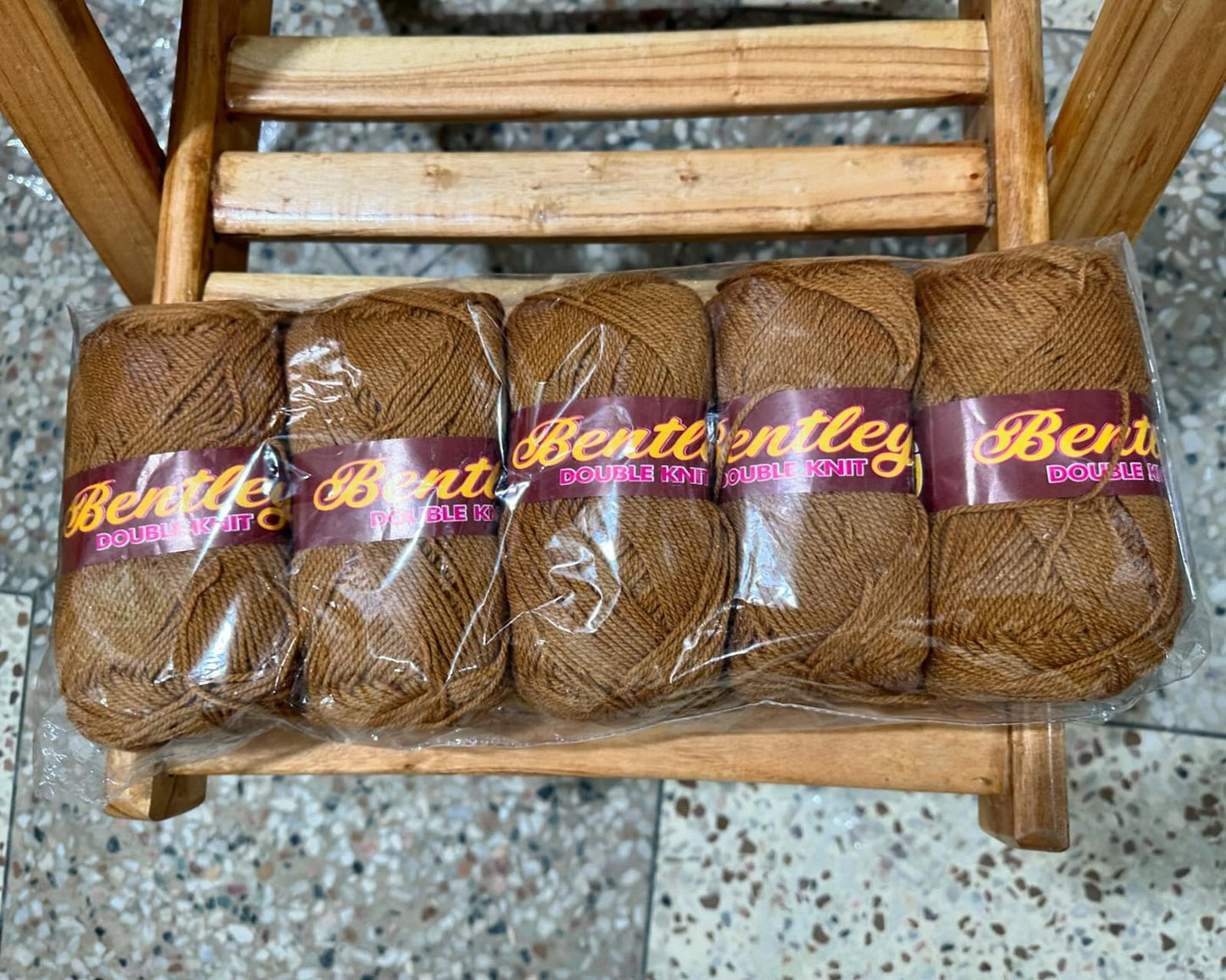 Bally/Bentley Acrylic Yarn balls 5x 4ply double knit