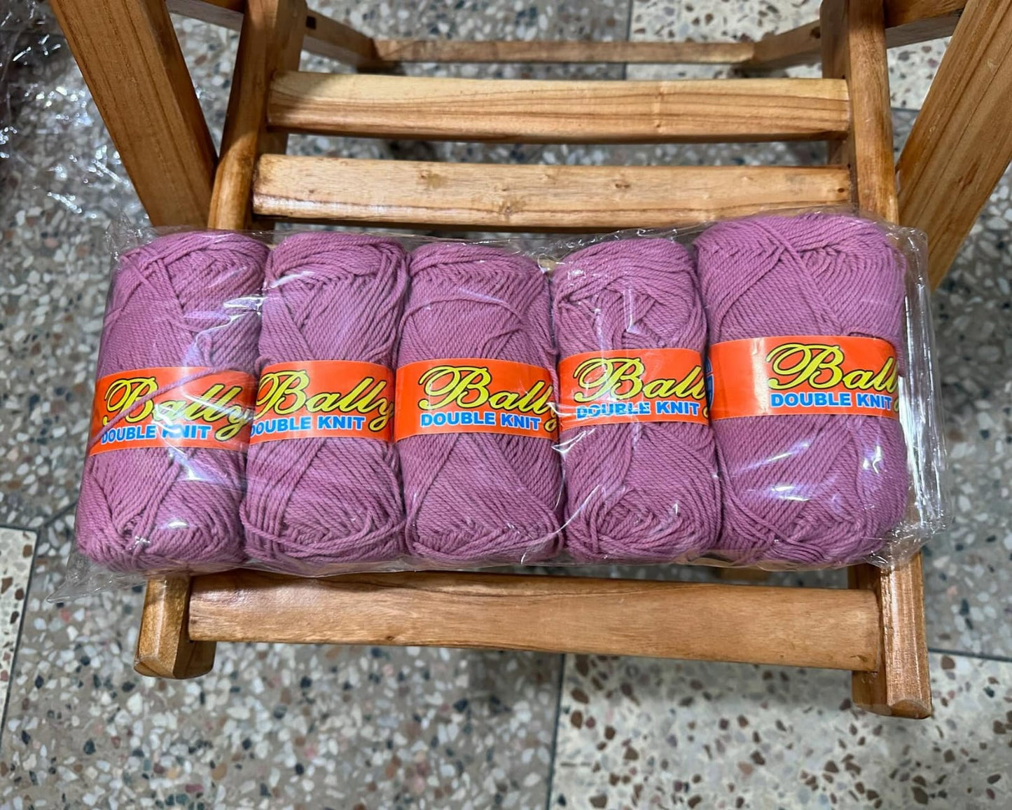 Bally/Bentley Acrylic Yarn balls 5x 4ply double knit