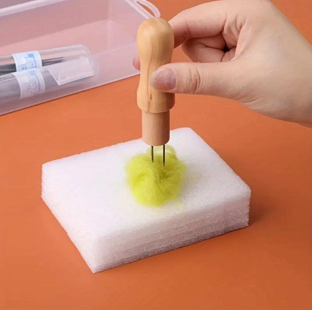 Felting Needle with three Needles Tool, Craft Felt Stitch Punch Tool with Solid Wood Handle Felting three Needles Tool