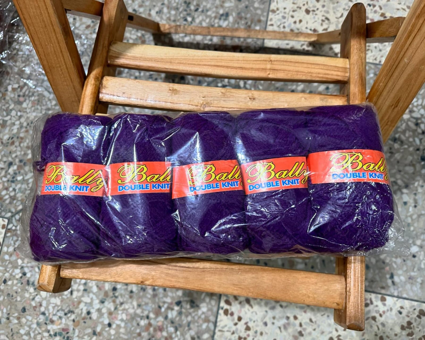 Bally/Bentley Acrylic Yarn balls 5x 4ply double knit