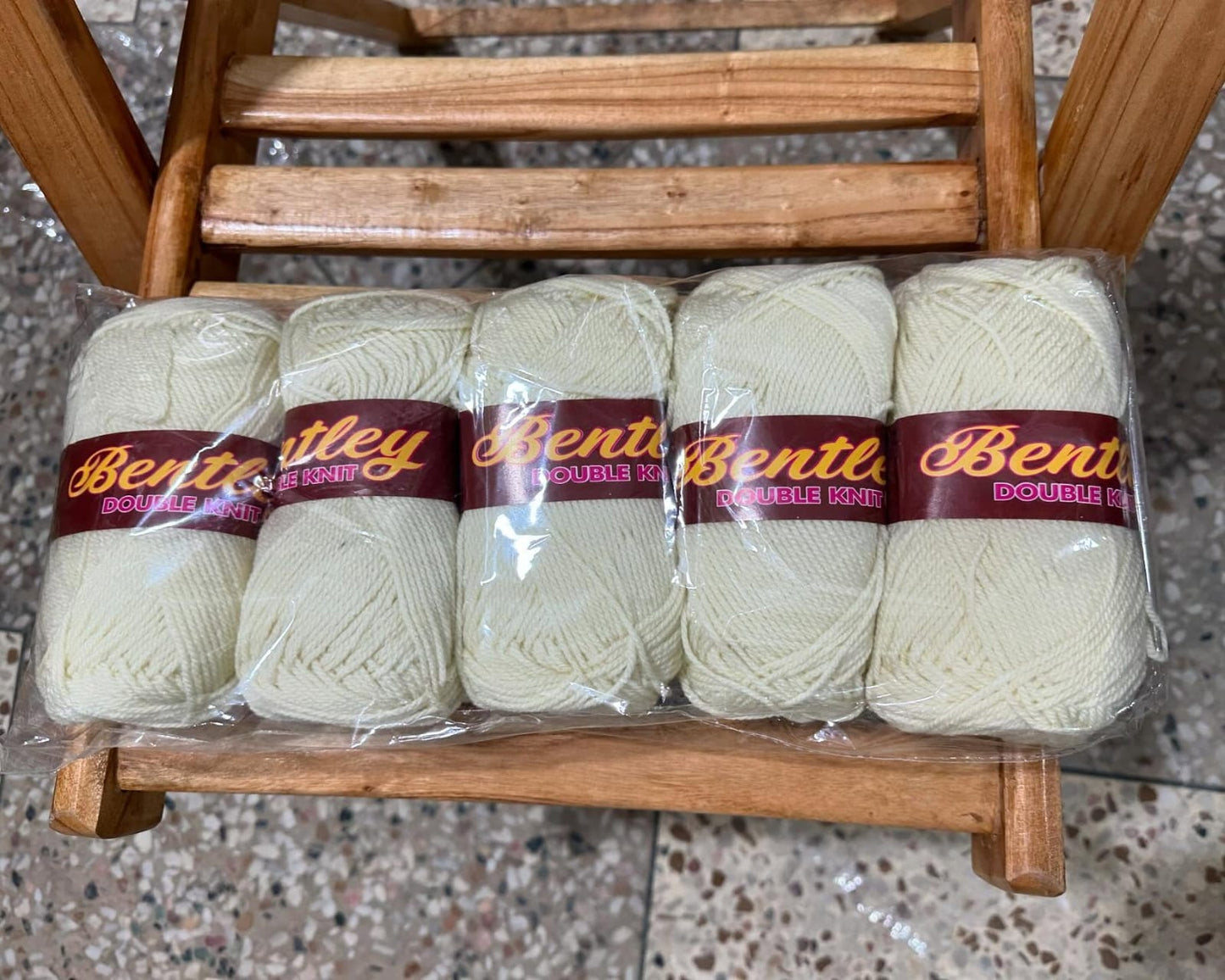 Bally/Bentley Acrylic Yarn balls 5x 4ply double knit