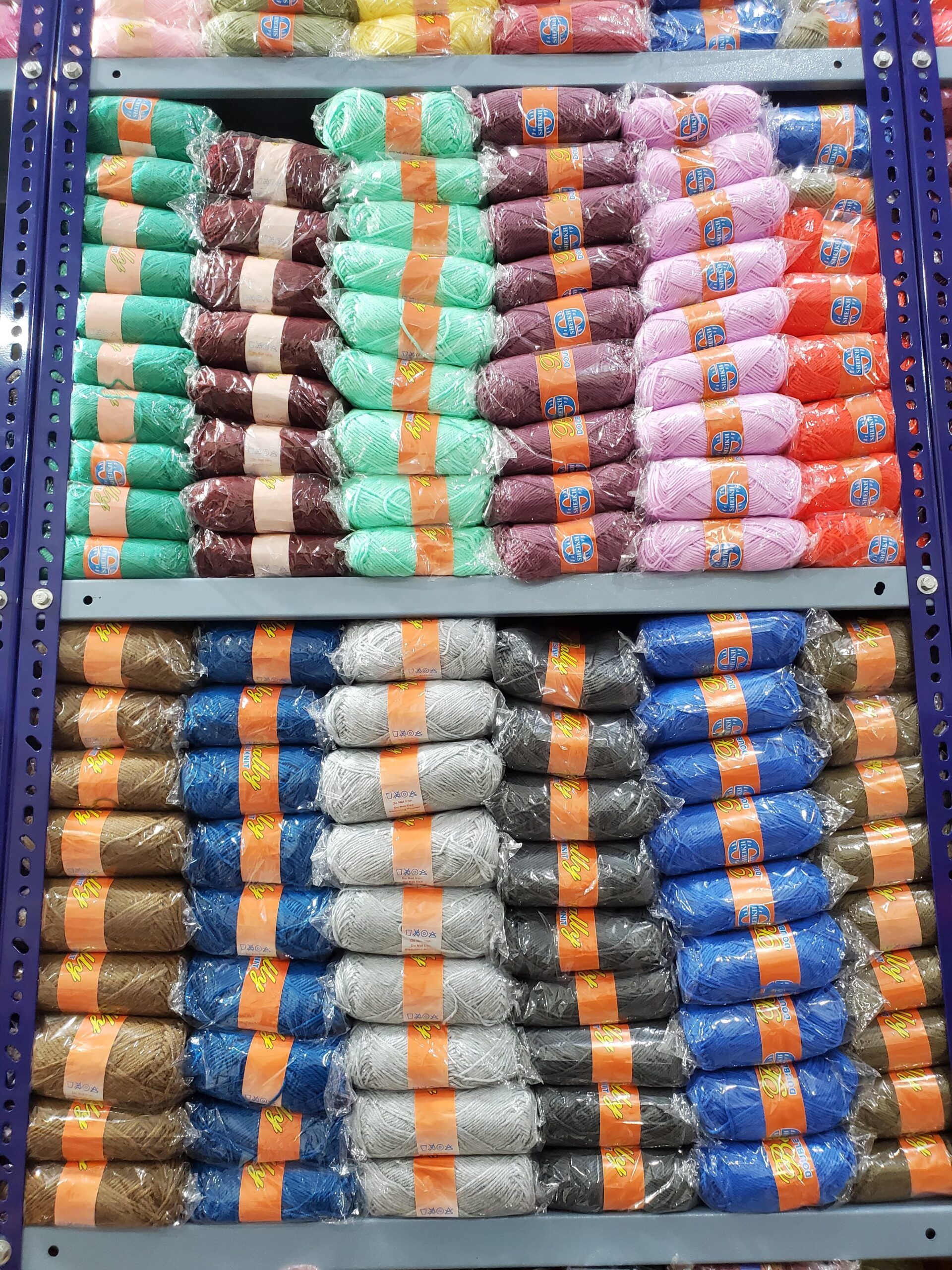 Bally/Bentley Acrylic Yarn balls 5x 4ply double knit