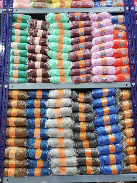 Bally/Bentley Acrylic Yarn balls 5x 4ply double knit