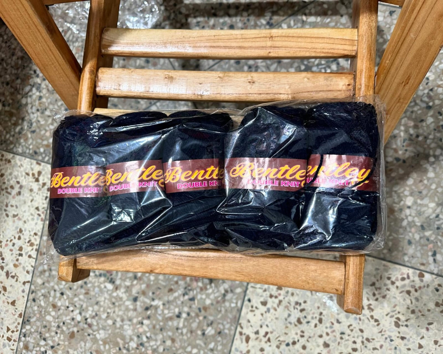 Bally/Bentley Acrylic Yarn balls 5x 4ply double knit