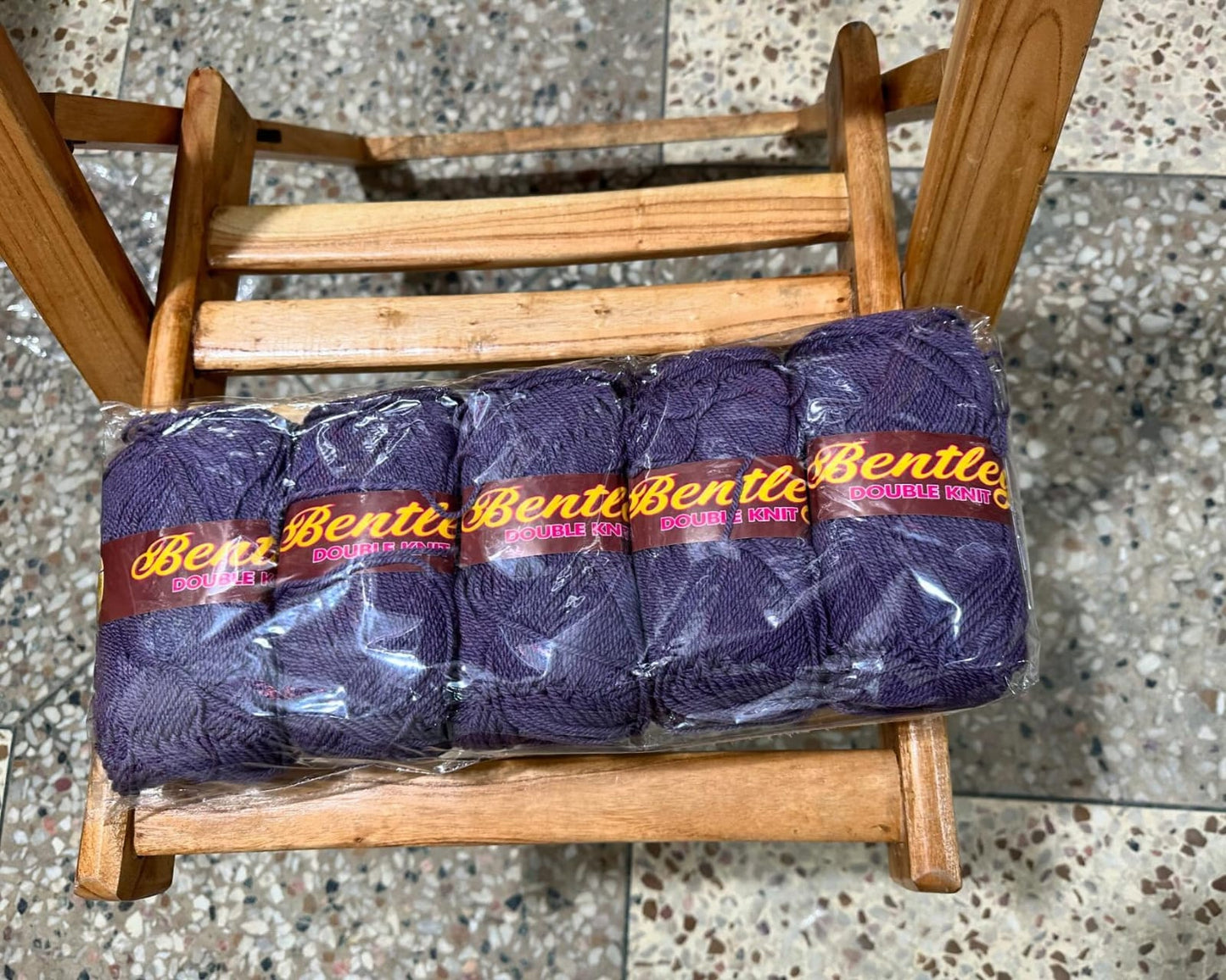 Bally/Bentley Acrylic Yarn balls 5x 4ply double knit